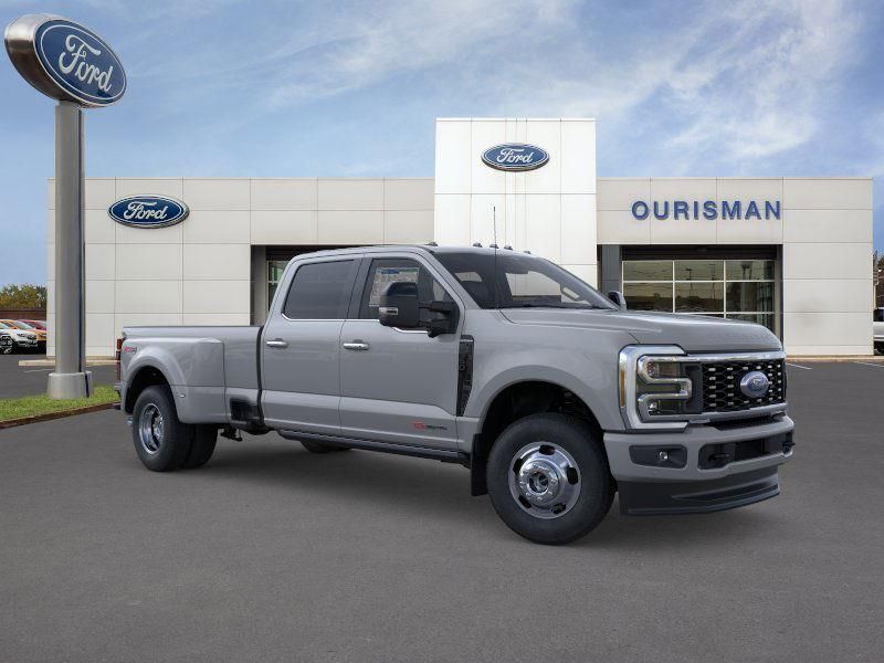 2026 Ford F-350 Super Duty Platinum's photo