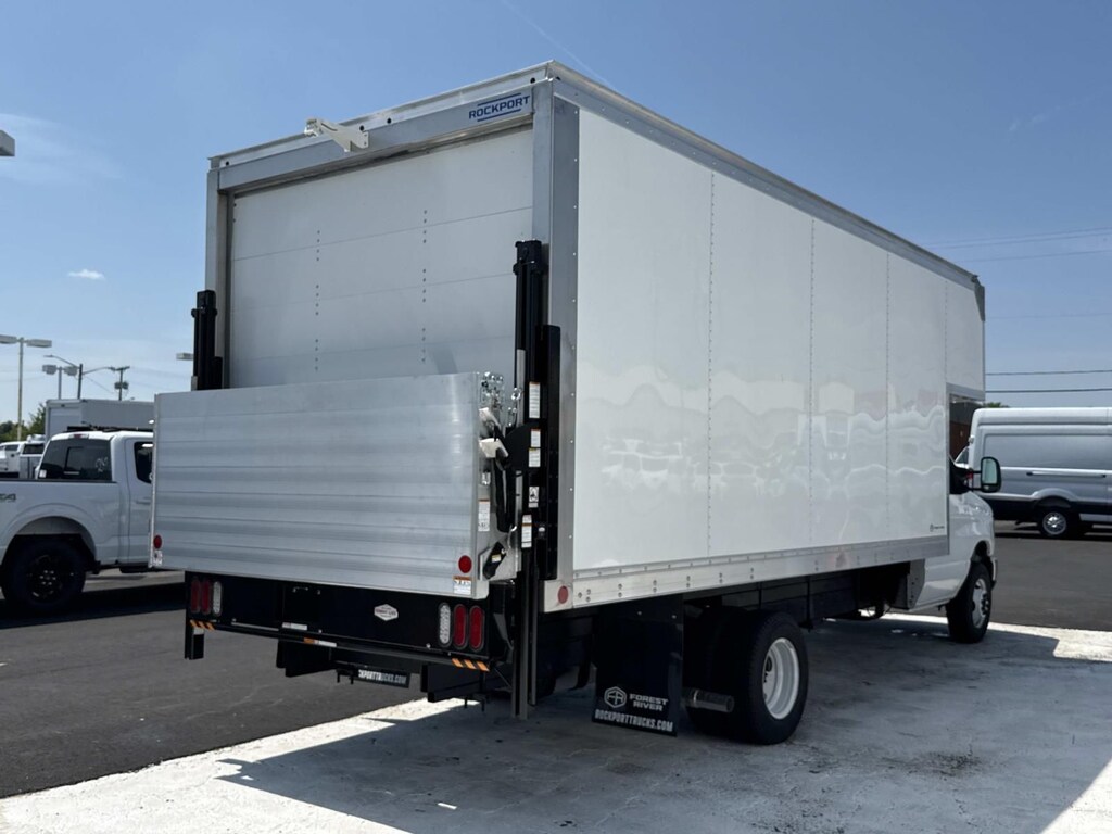 New 2027 Ford E-450 Cutaway Base Cab/Chassis
