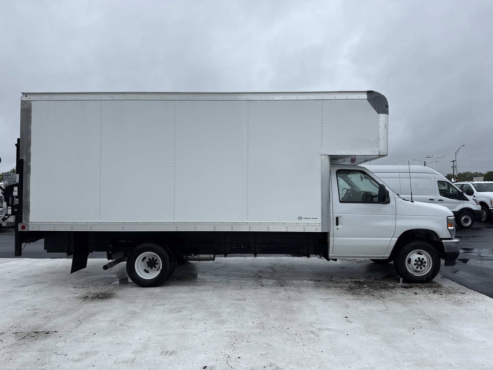 New 2027 Ford E-450 Cutaway Base Cab/Chassis