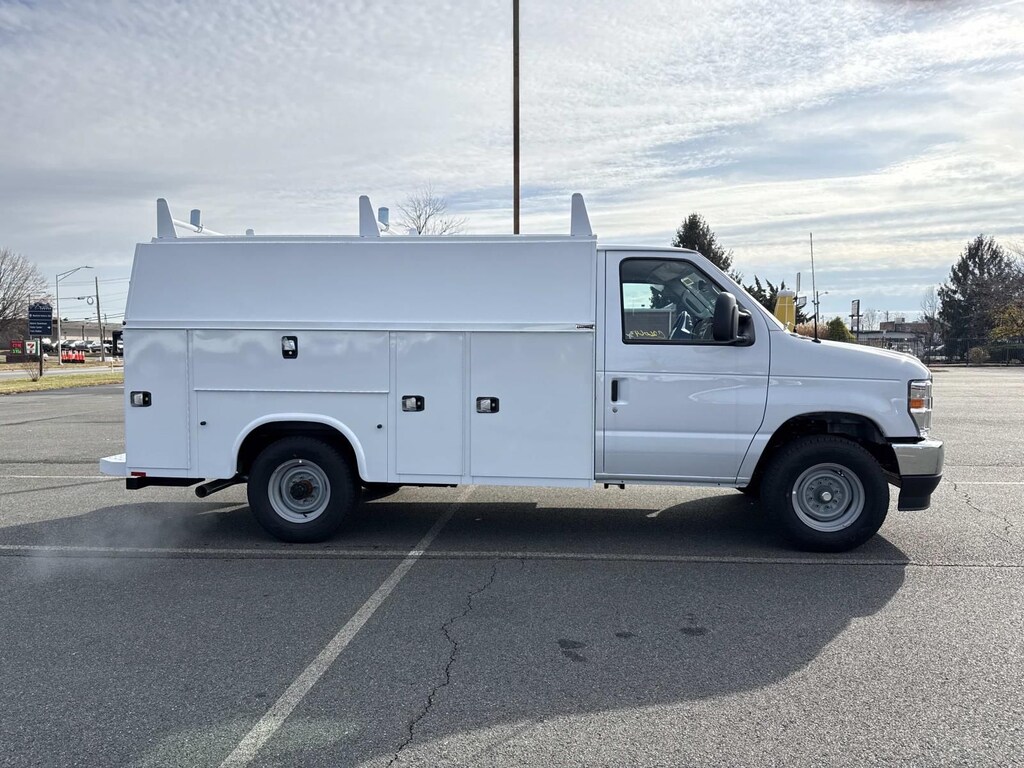New 2026 Ford E-350 Cutaway Base Cab/Chassis