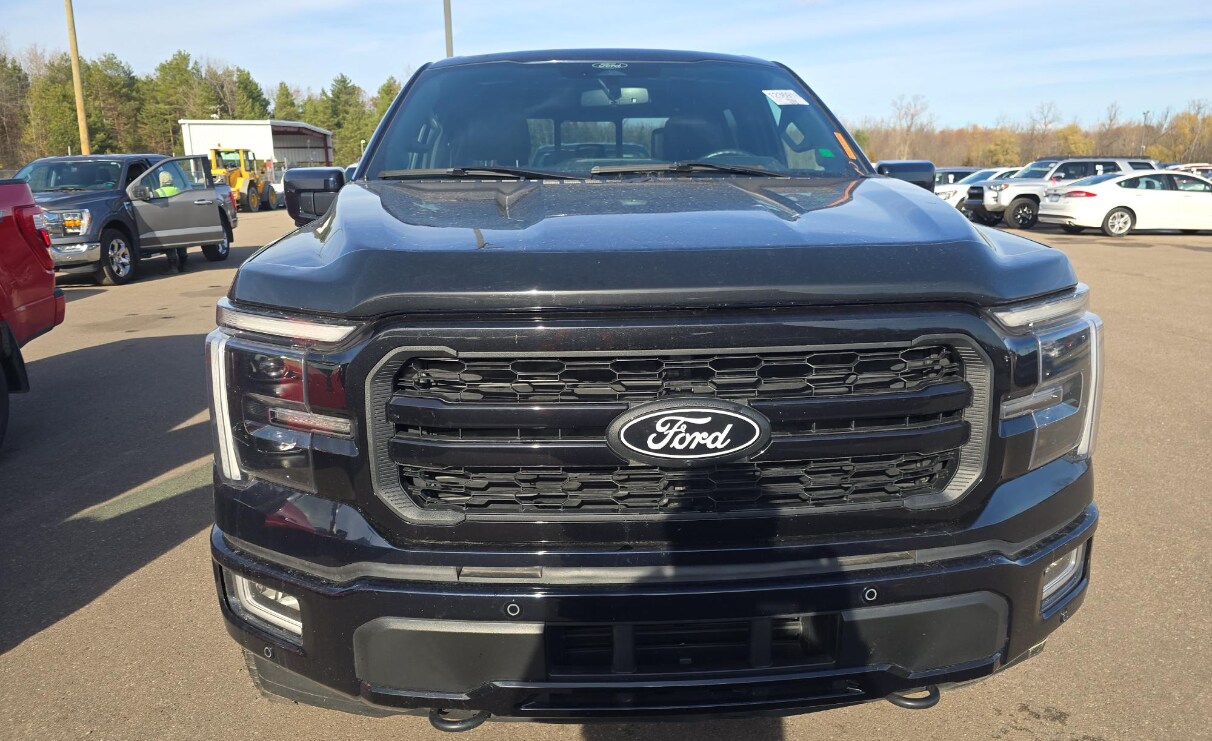 2024 Ford F-150 Lariat photo 2