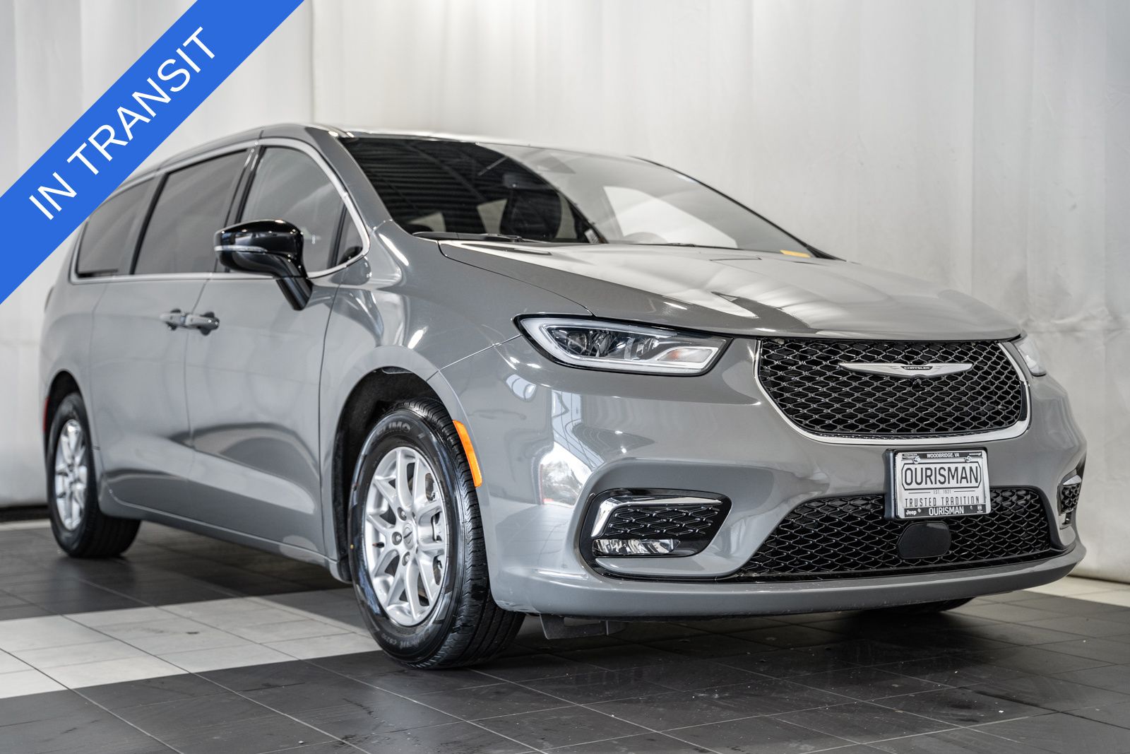 2025 Chrysler Pacifica Select's photo