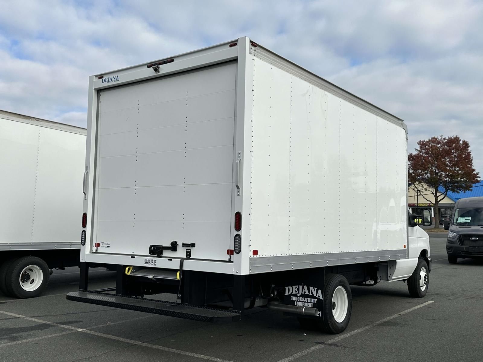 2025 Ford E-350 Base photo 2