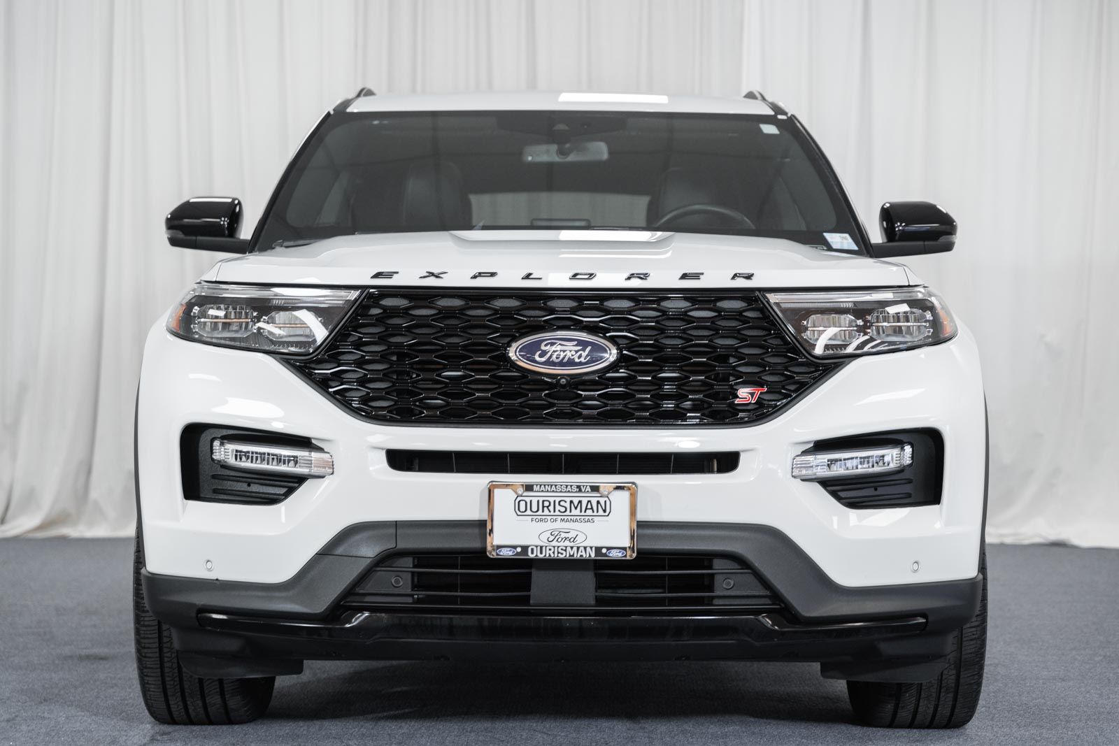 2024 Ford Explorer ST photo 2
