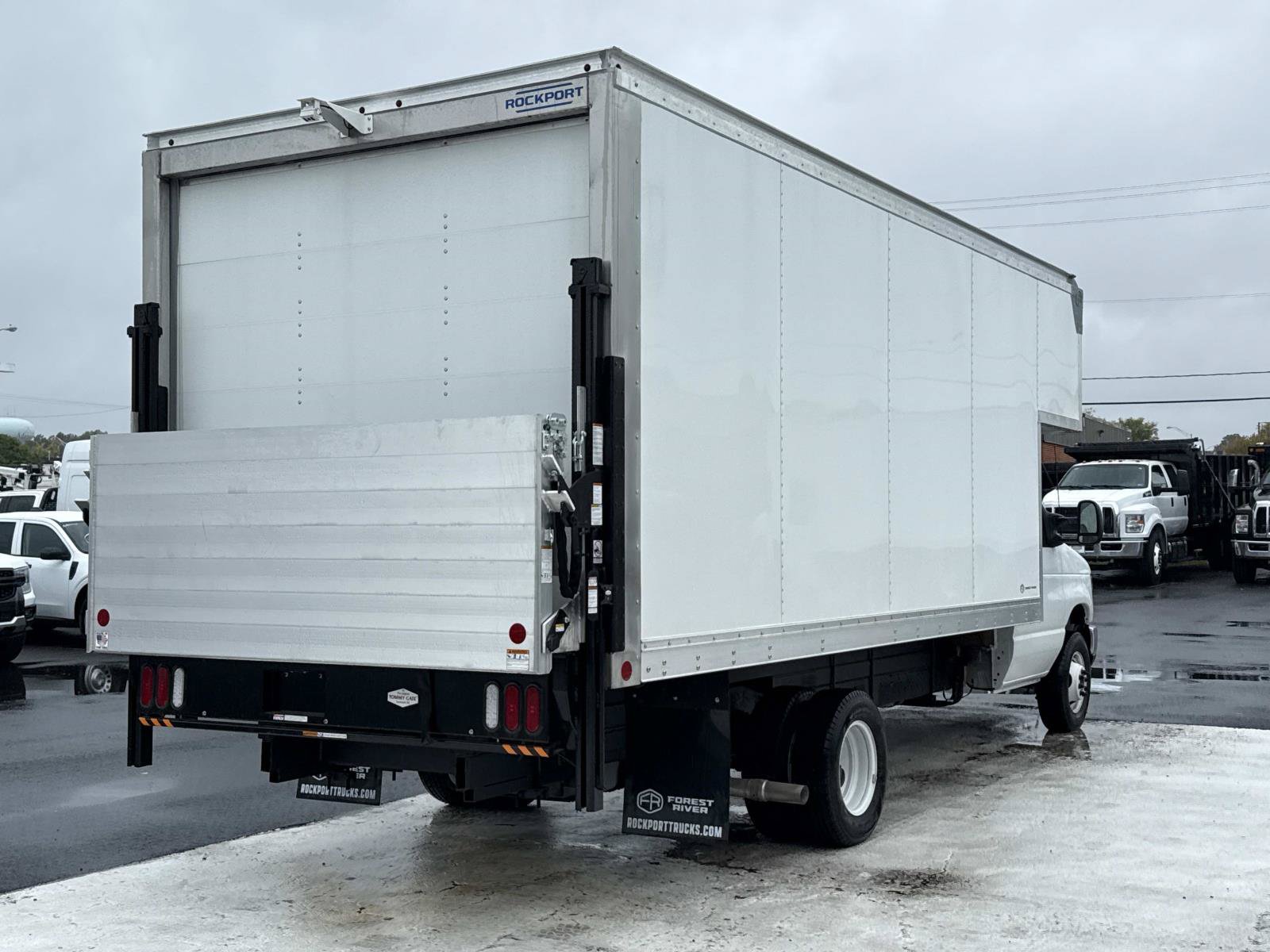 New 2027 Ford E-450 Cutaway Base Cab/Chassis