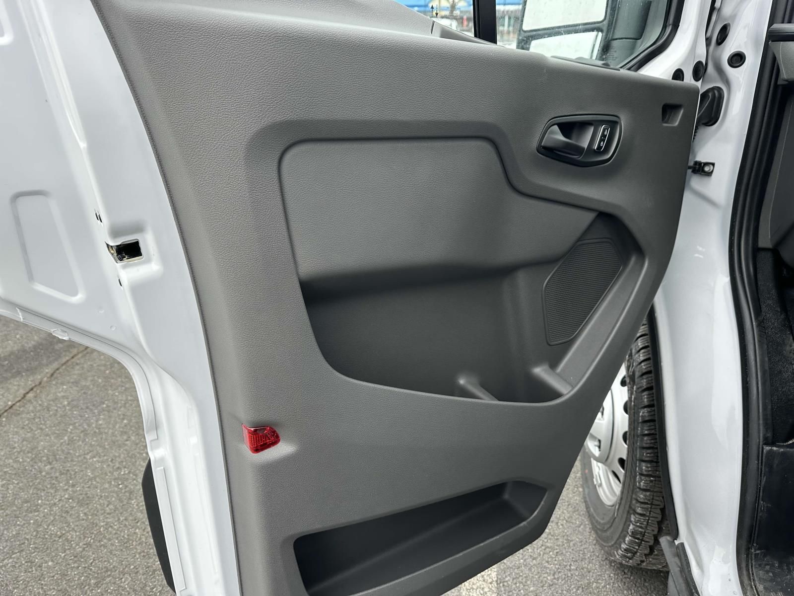2024 Ford Transit Cutaway Base - Photo 8