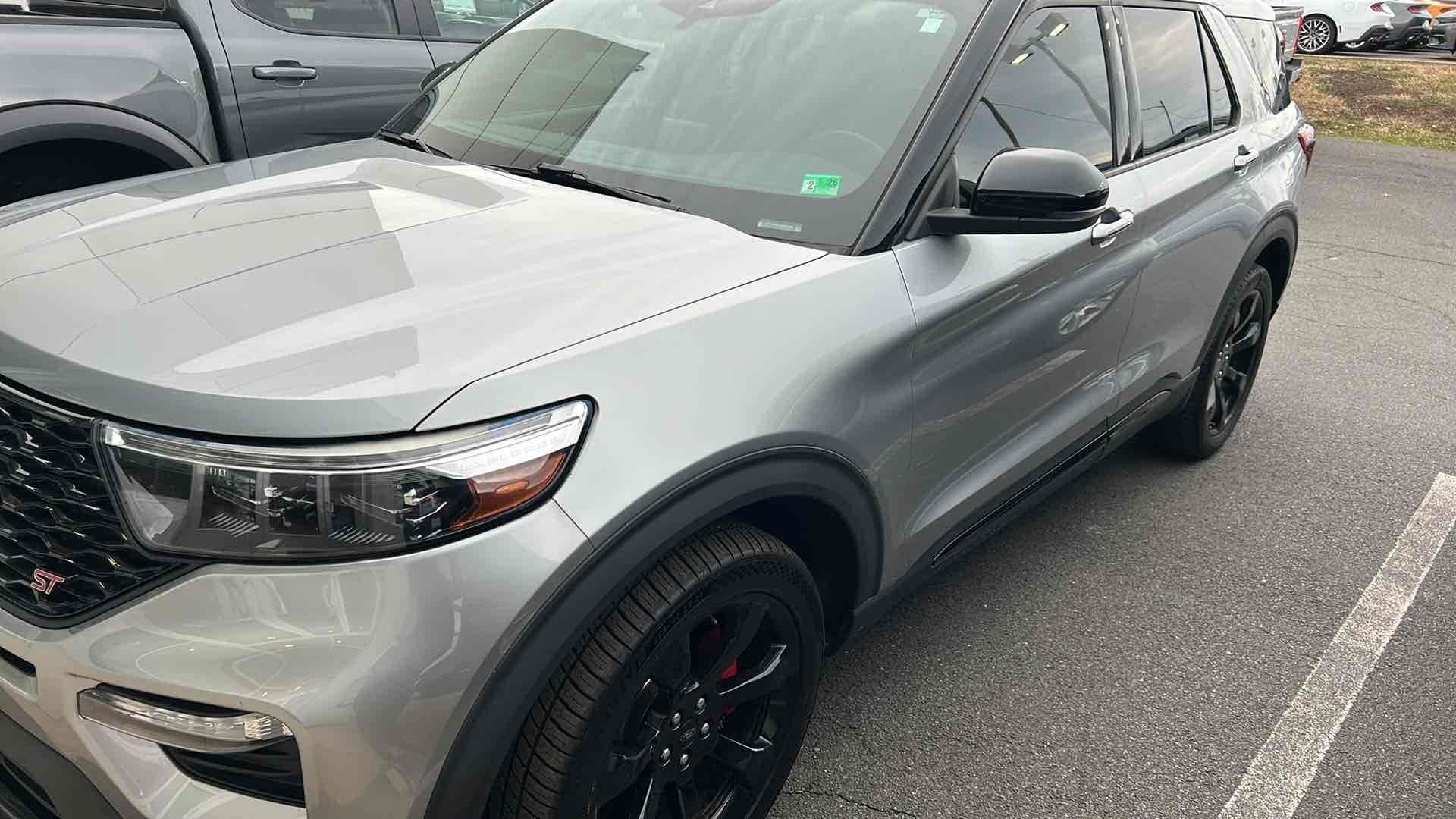2020 Ford Explorer ST's photo