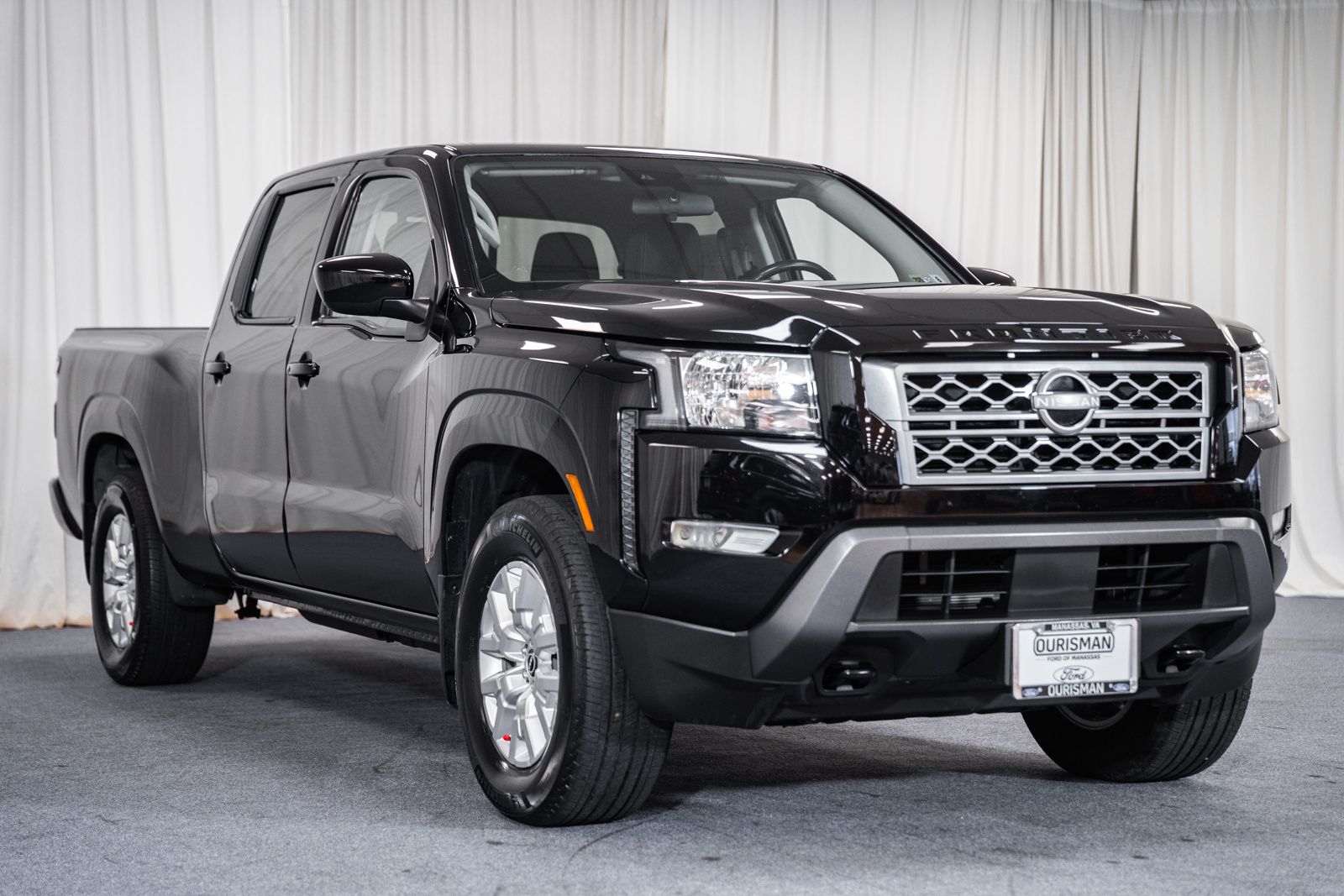 2024 Nissan Frontier SV Crew Cab 4X4 LWB's photo