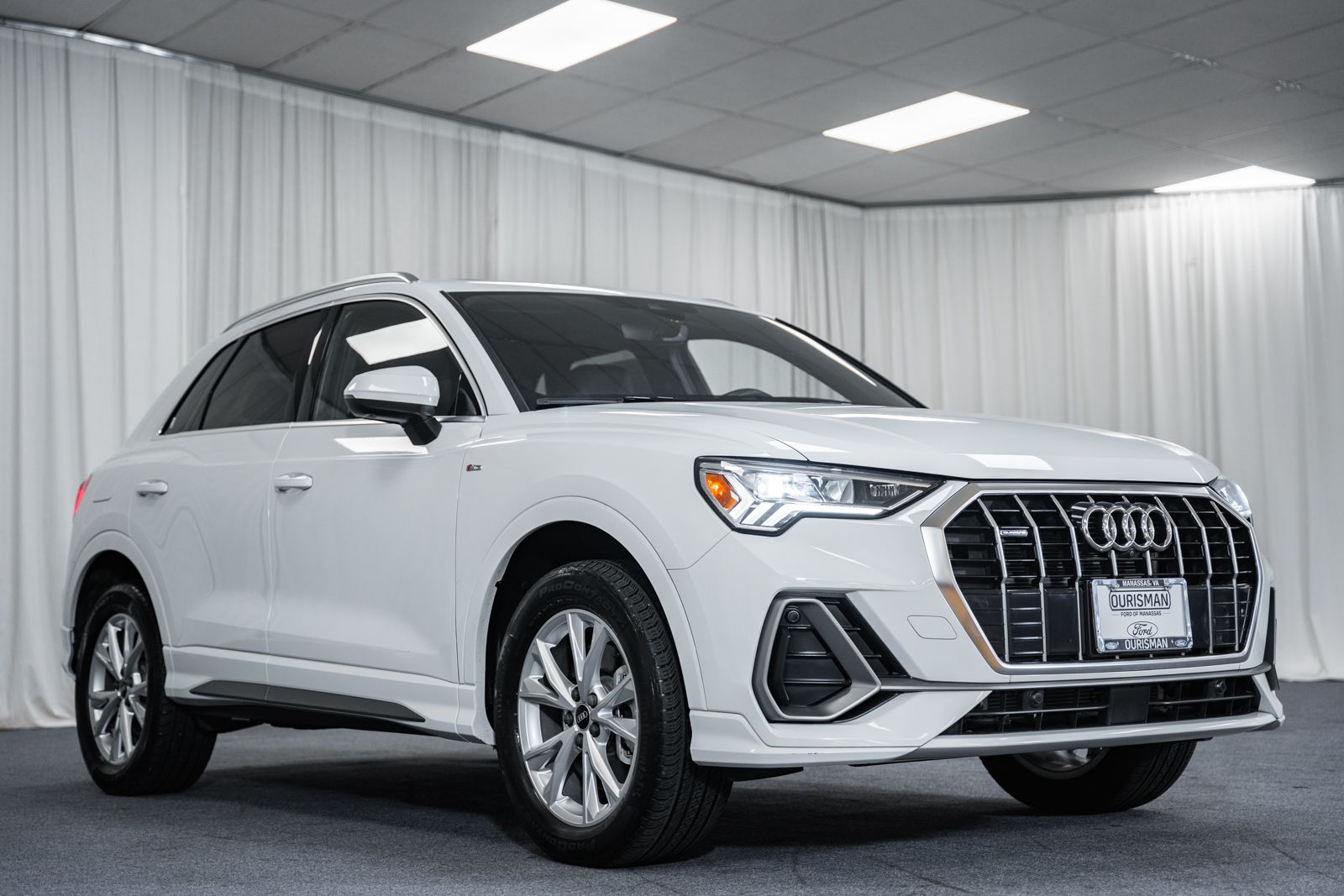 2023 Audi Q3 45 TFSI S Line Premium Plus quattro's photo