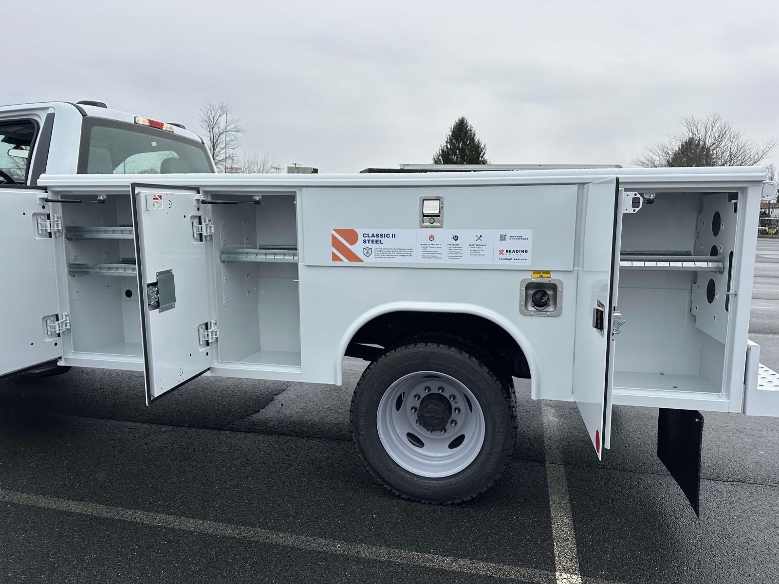 2024 Ford F-450 Super Duty Chassis Cab XL - Photo 10