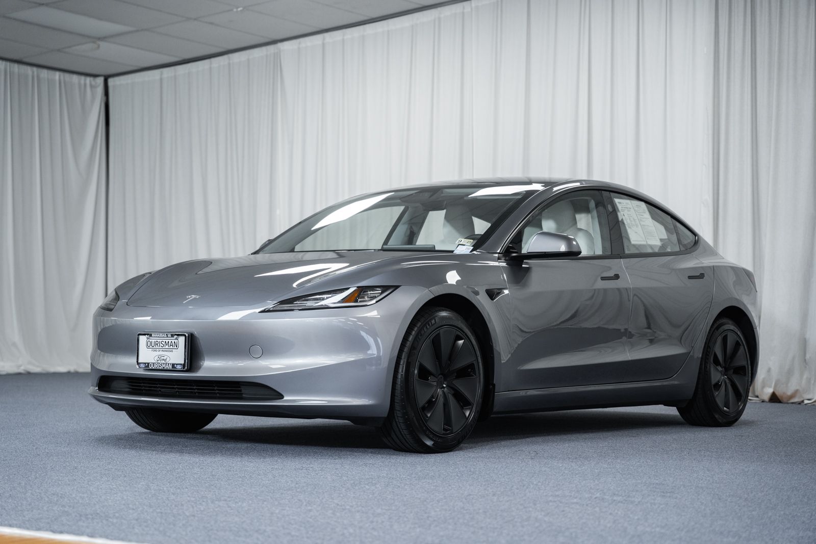2024 Tesla Model 3 photo 3