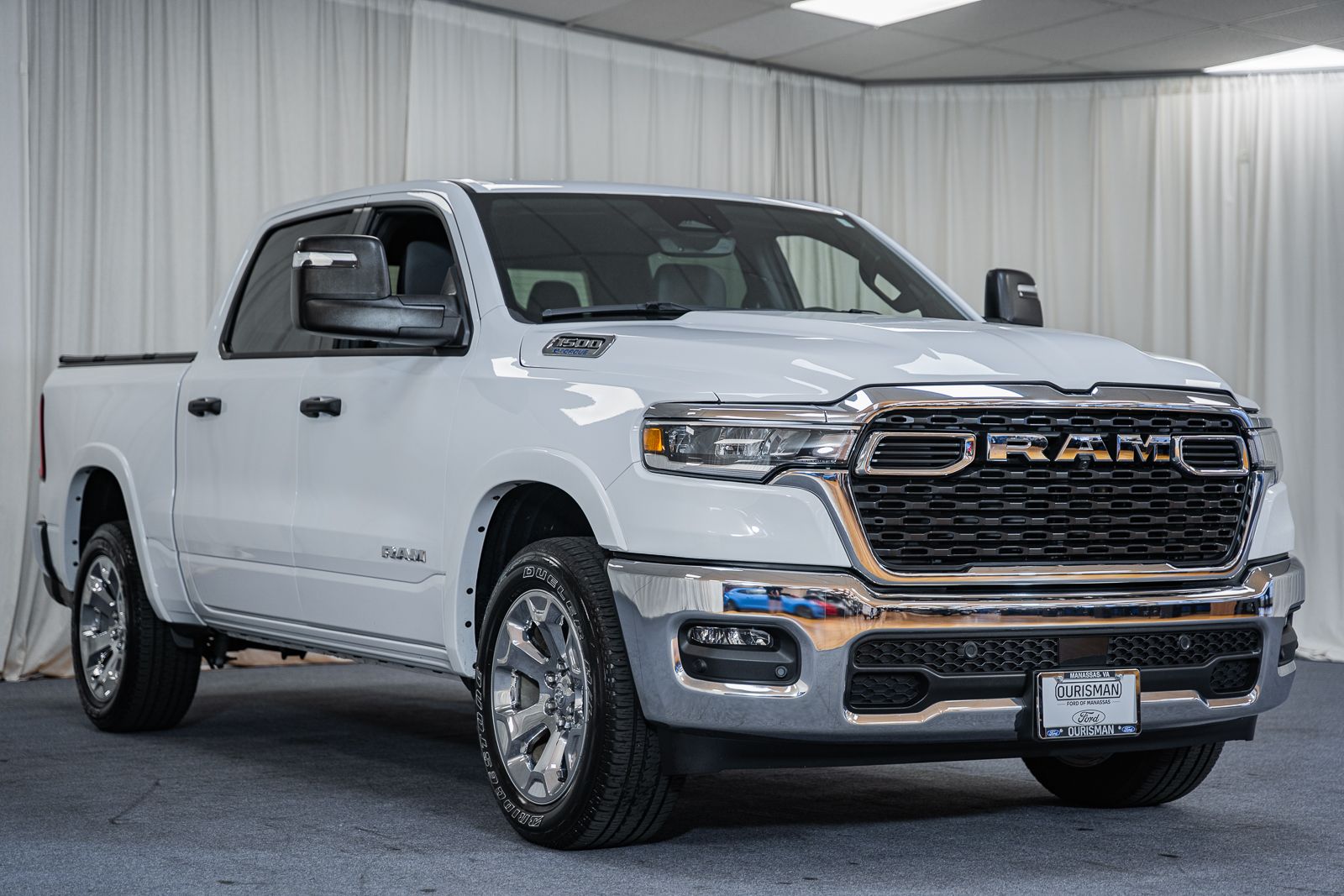 2025 RAM 1500 Big Horn/Lone Star 4x4 Crew Cab 5'7's photo