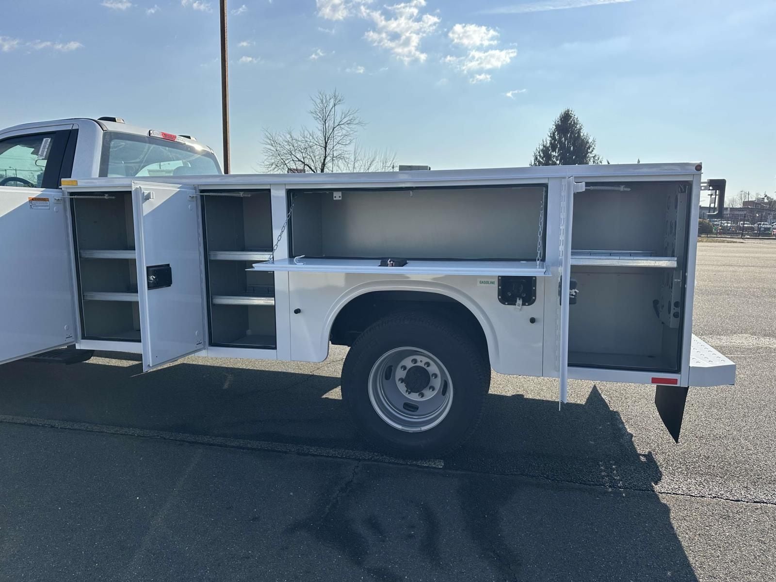 2024 Ford F-350 Super Duty Chassis Cab XL - Photo 10