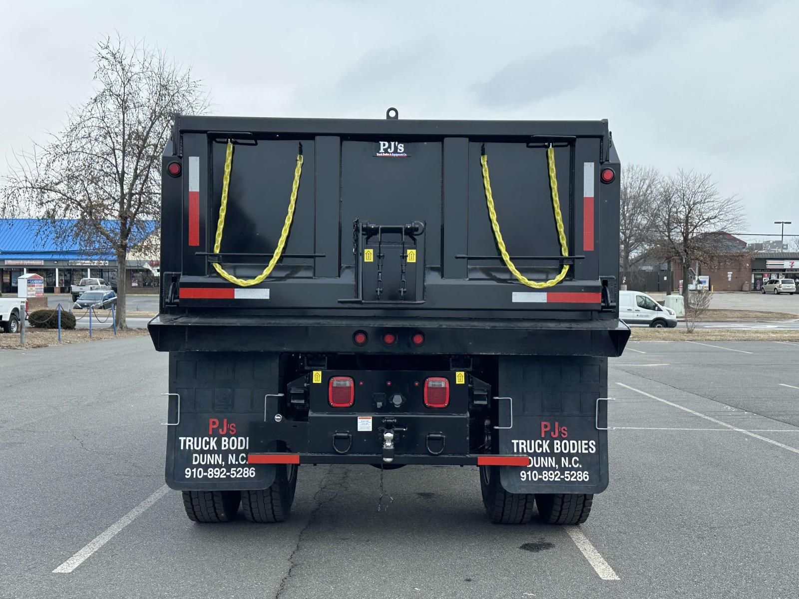2025 Ford F-650 Base photo 3