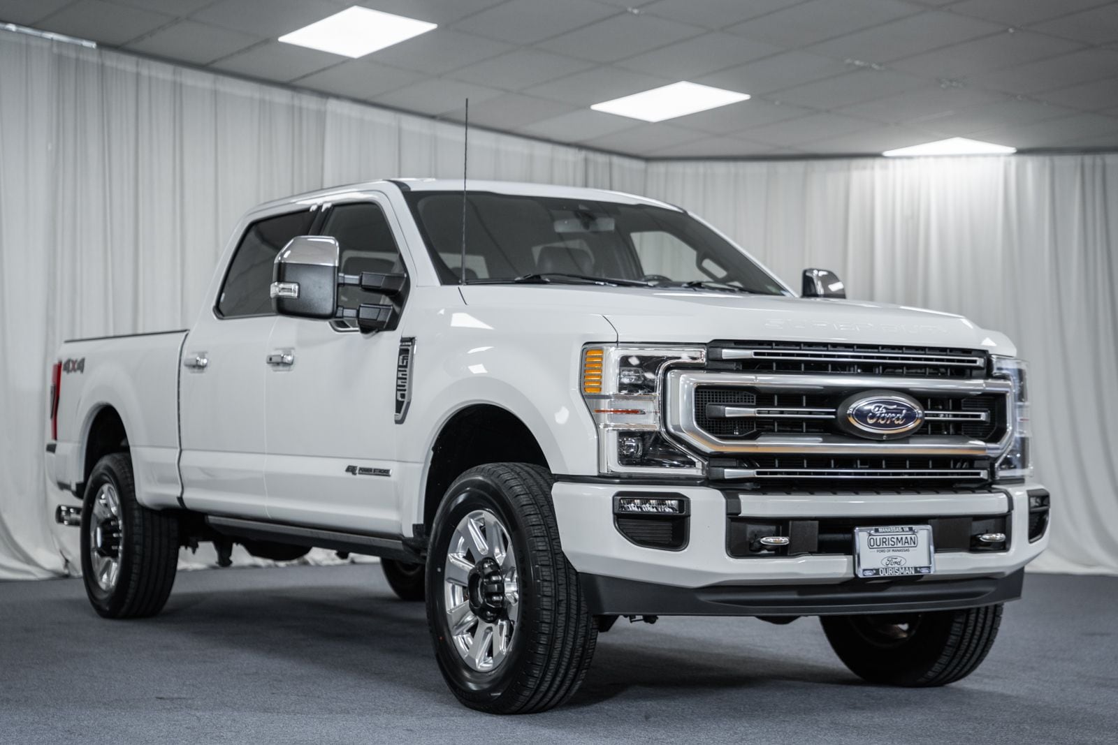 2022 Ford F-250 Super Duty Platinum's photo