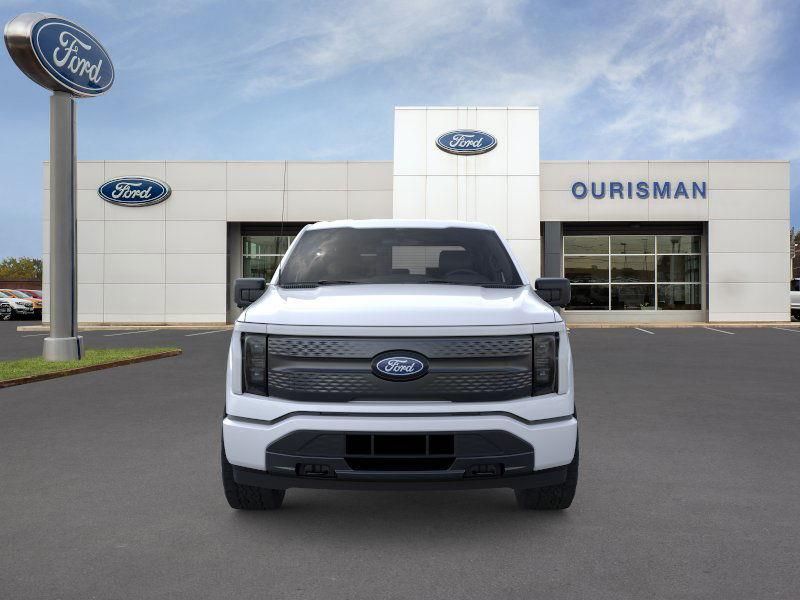 2025 Ford F-150 XLT photo 2