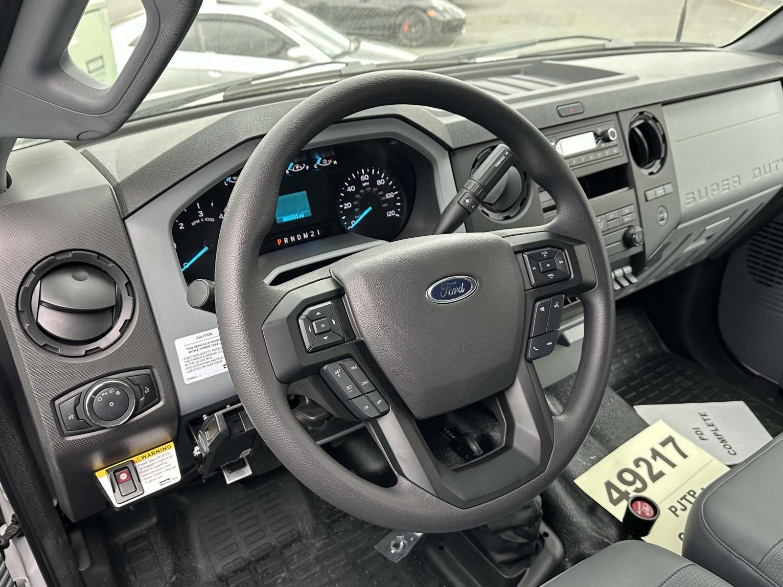 2025 Ford F-650 Base photo 4