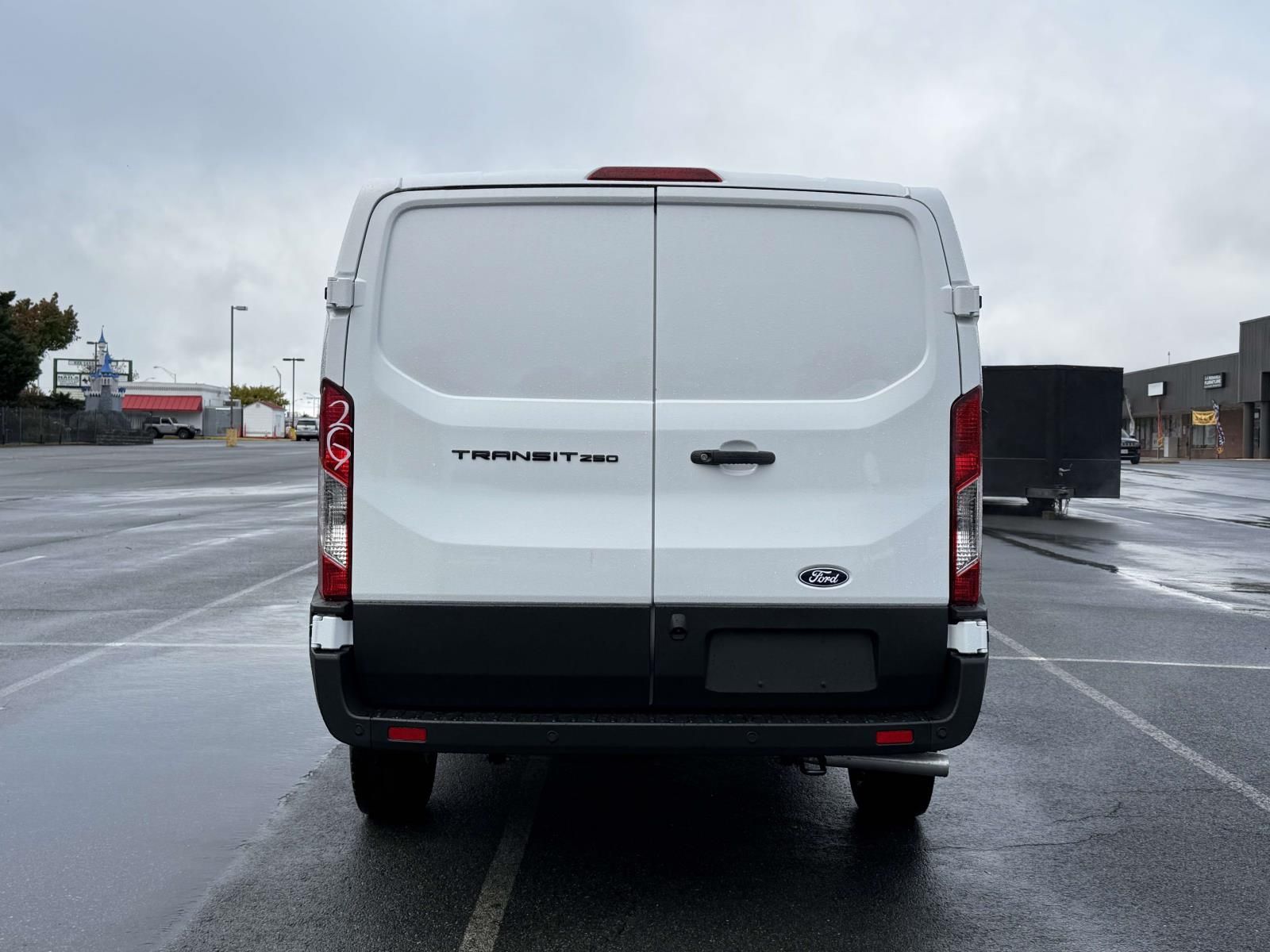 2026 Ford Transit photo 3