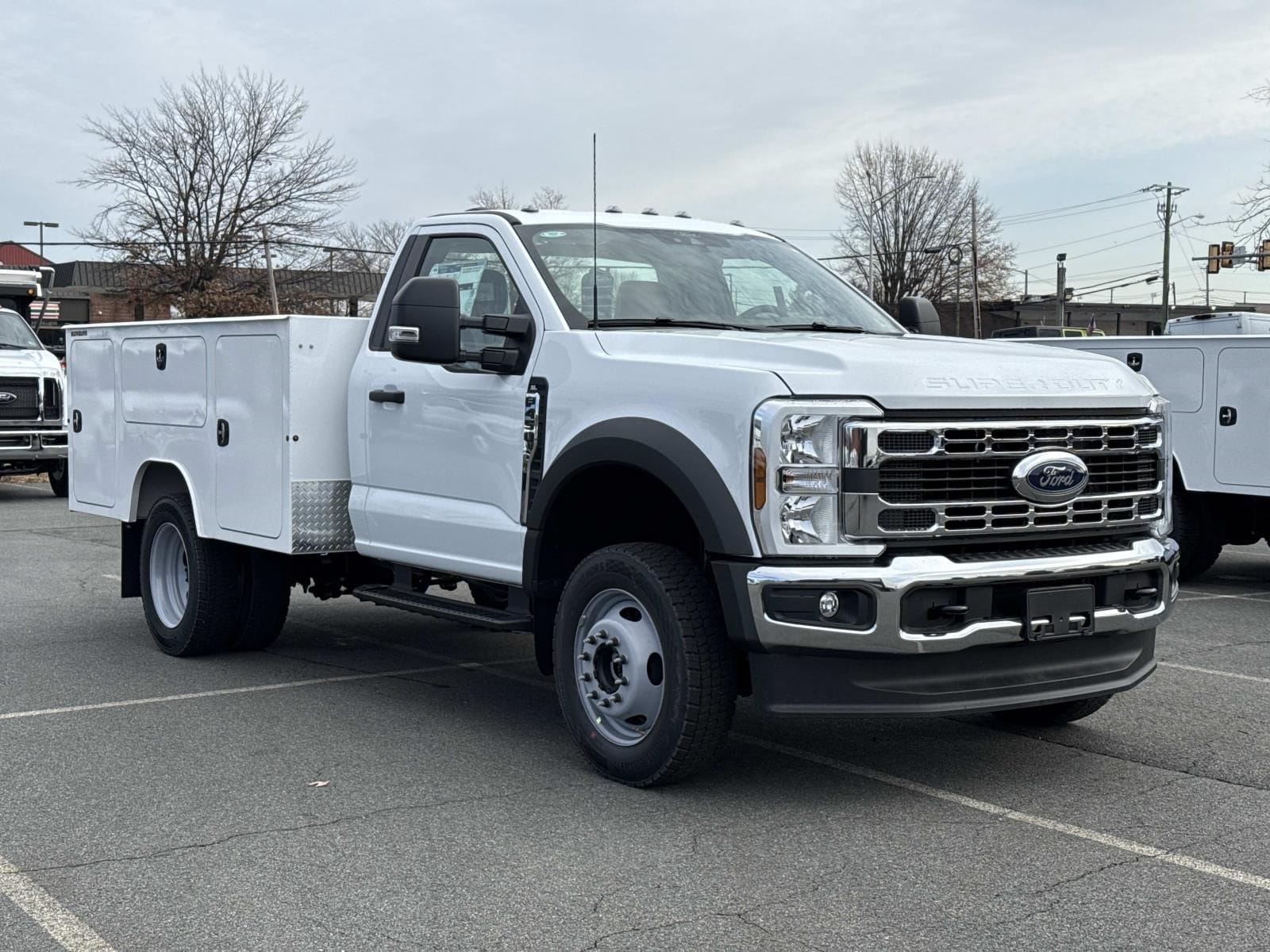 2026 Ford F-450 Super Duty Chassis Cab XL's photo