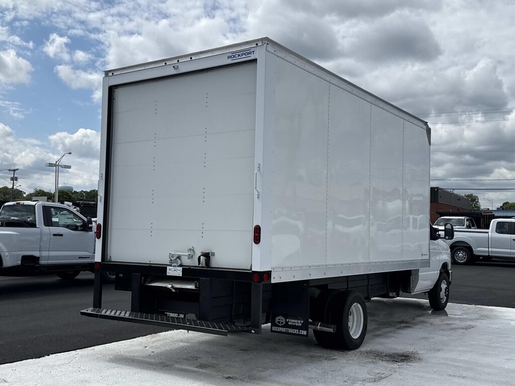 New 2027 Ford E-450 Cutaway Base Cab/Chassis