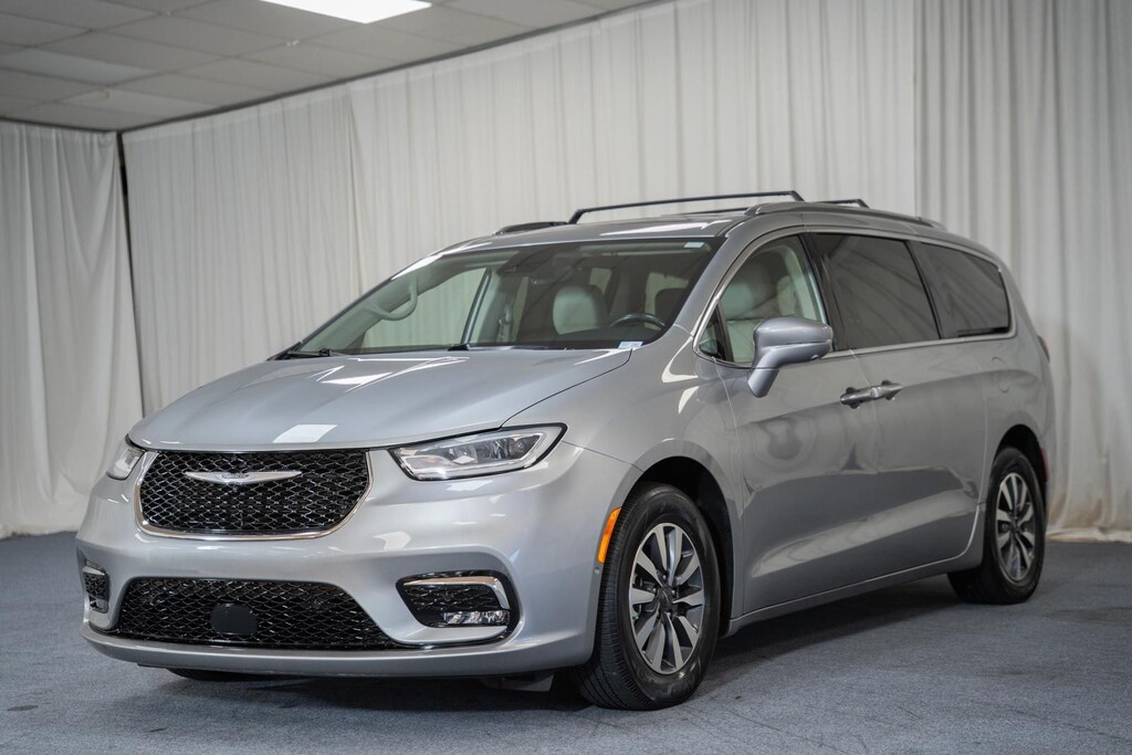 Certified 2021 Chrysler Pacifica Touring L Minivan/Van