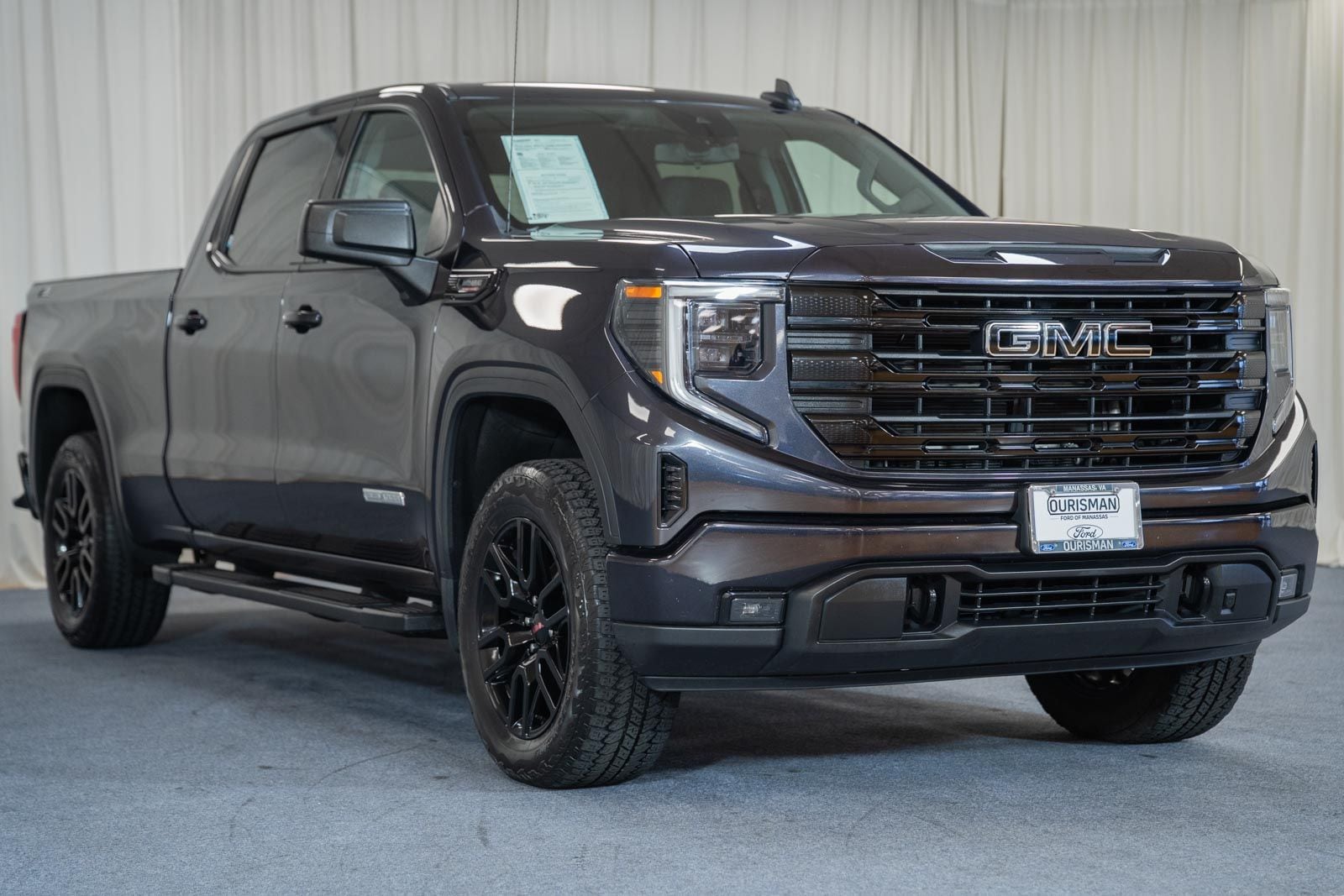 2023 GMC Sierra 4WD Crew Cab Short Box Elevation's photo