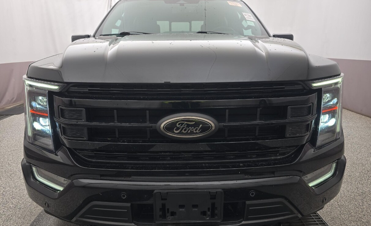 2023 Ford F-150 Lariat photo 2
