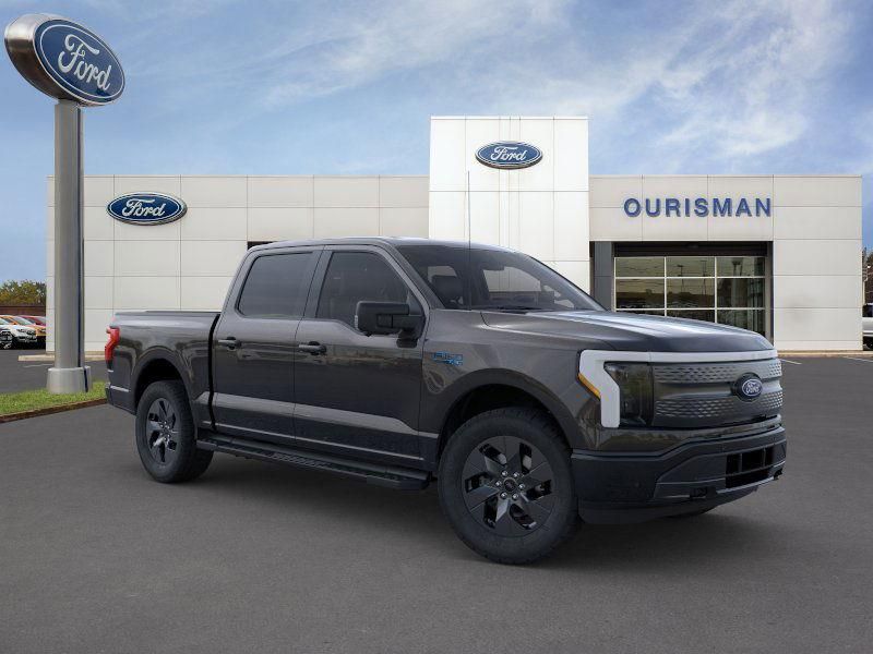 2025 Ford F-150 Lightning Flash's photo