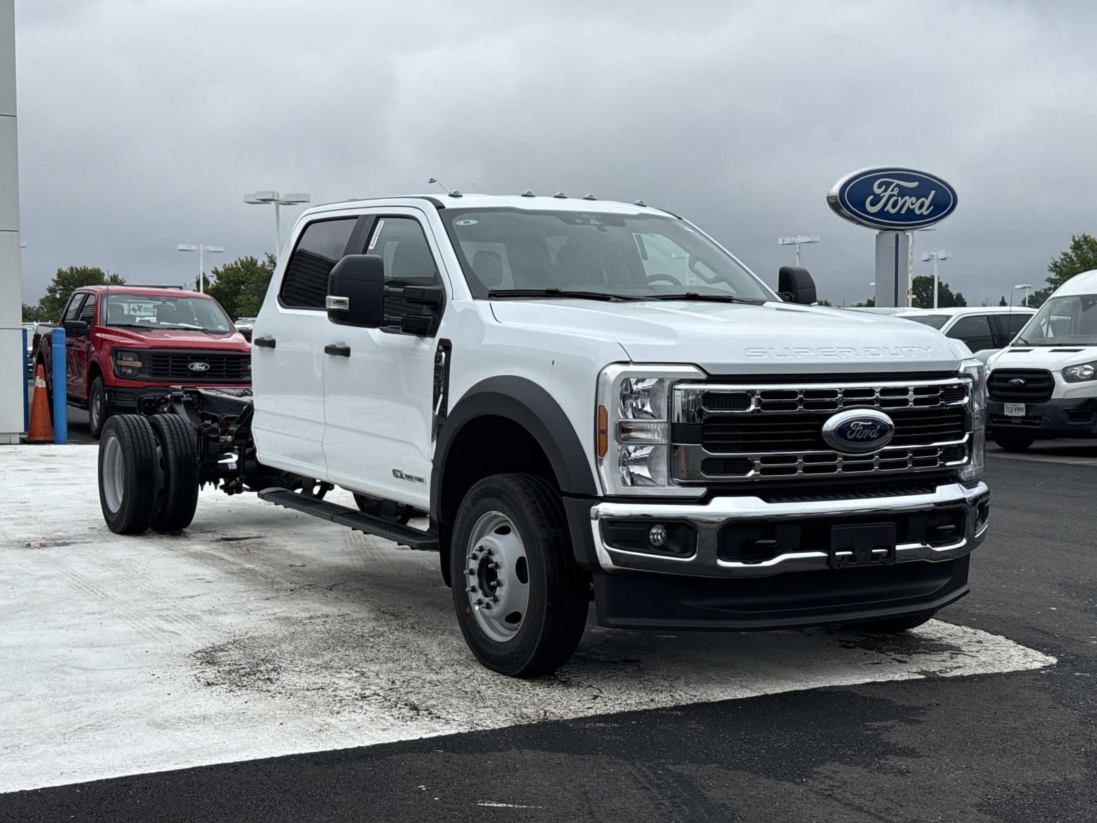 2026 Ford F-450 XL Crew Cab 203-In DRW's photo