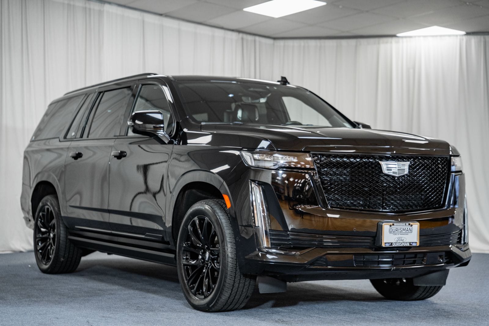 2022 Cadillac Escalade ESV Sport Platinum's photo