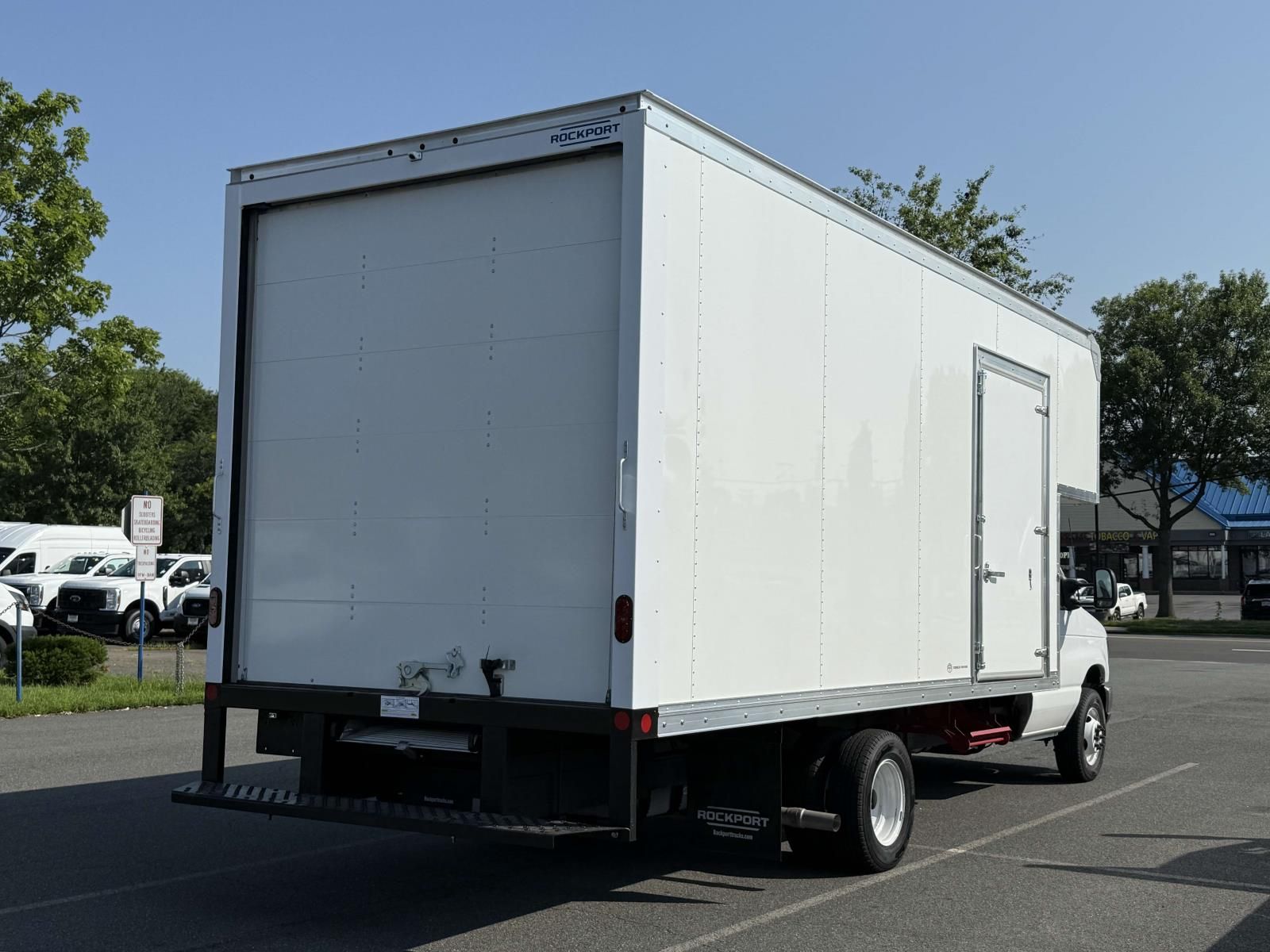 2026 Ford E-450 Cutaway Chassis Cab photo 2