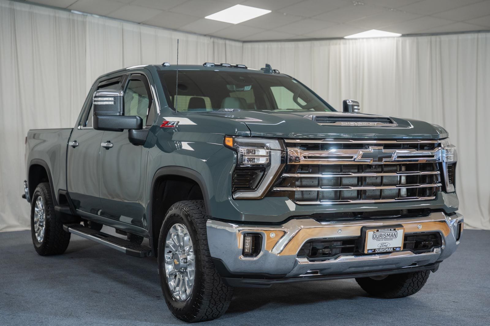 2025 Chevrolet Silverado HD LTZ 4WD Crew Cab Standard Box's photo