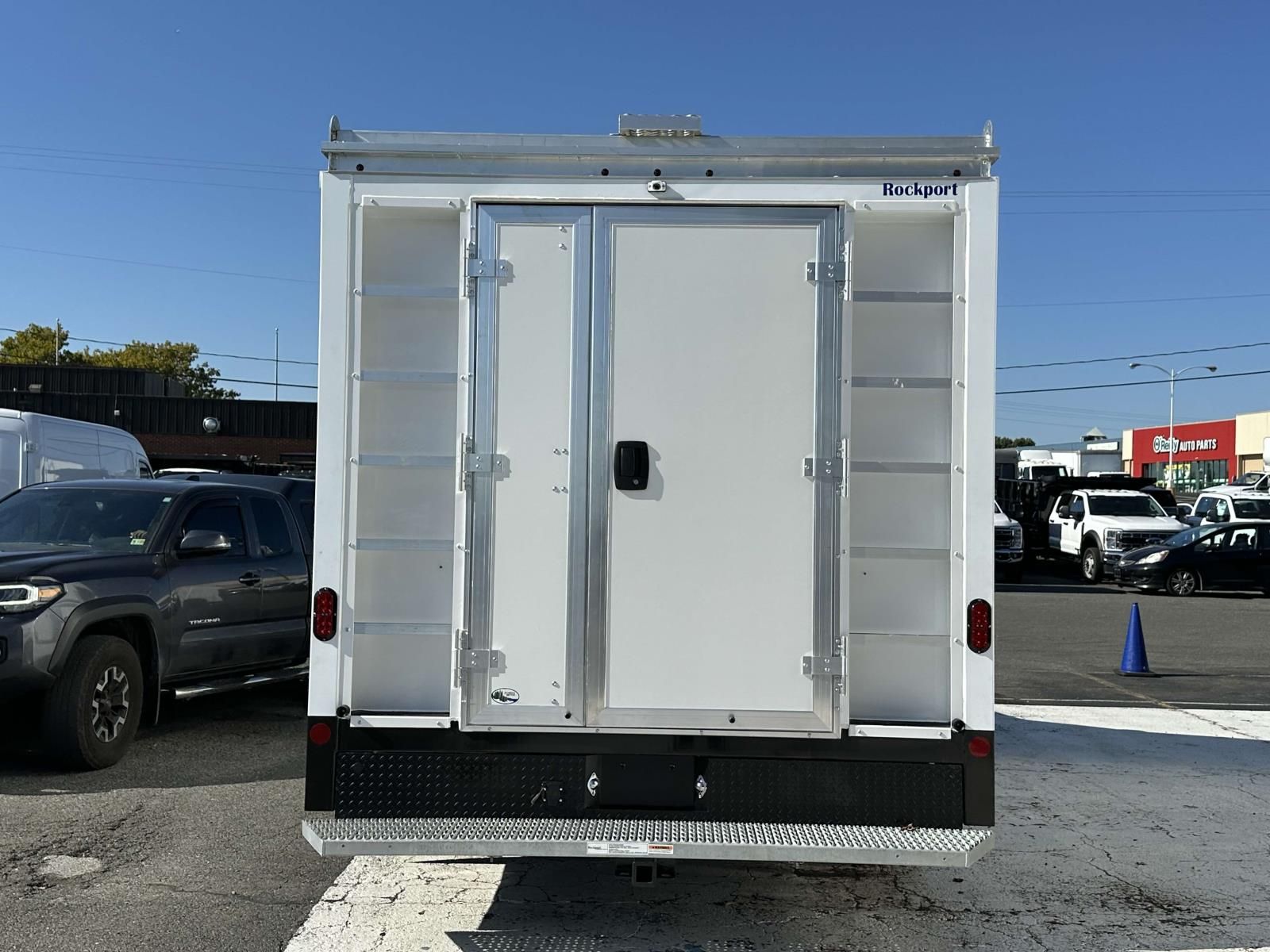 2025 Ford E-350 photo 3