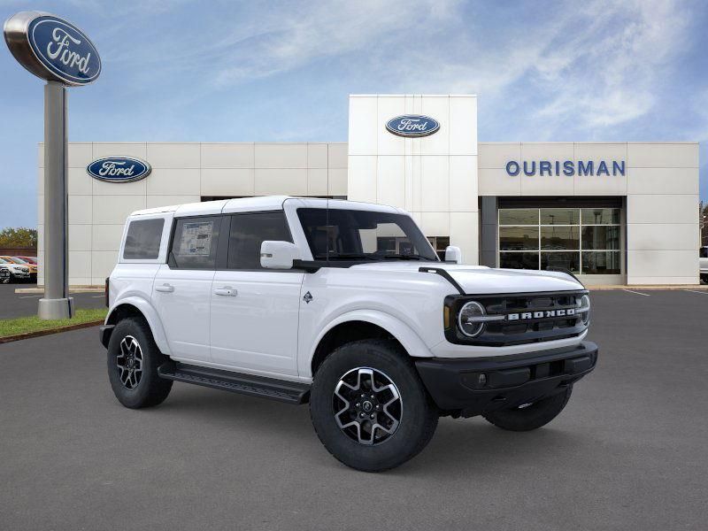 2025 Ford Bronco 4-Door Outer Banks's photo