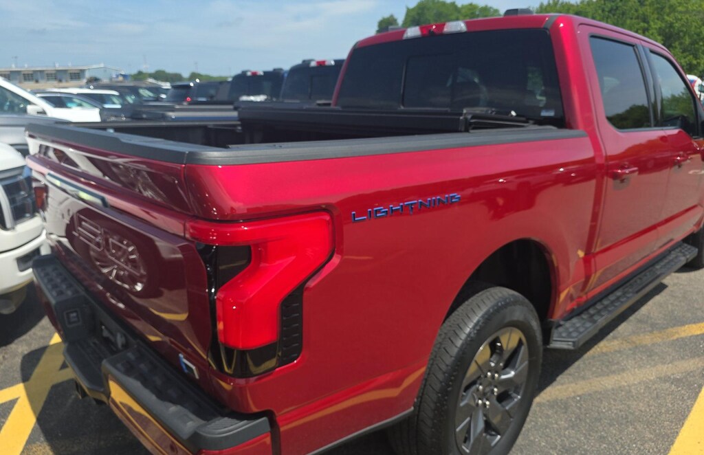 Used 2023 Ford F-150 Lightning Lariat Truck