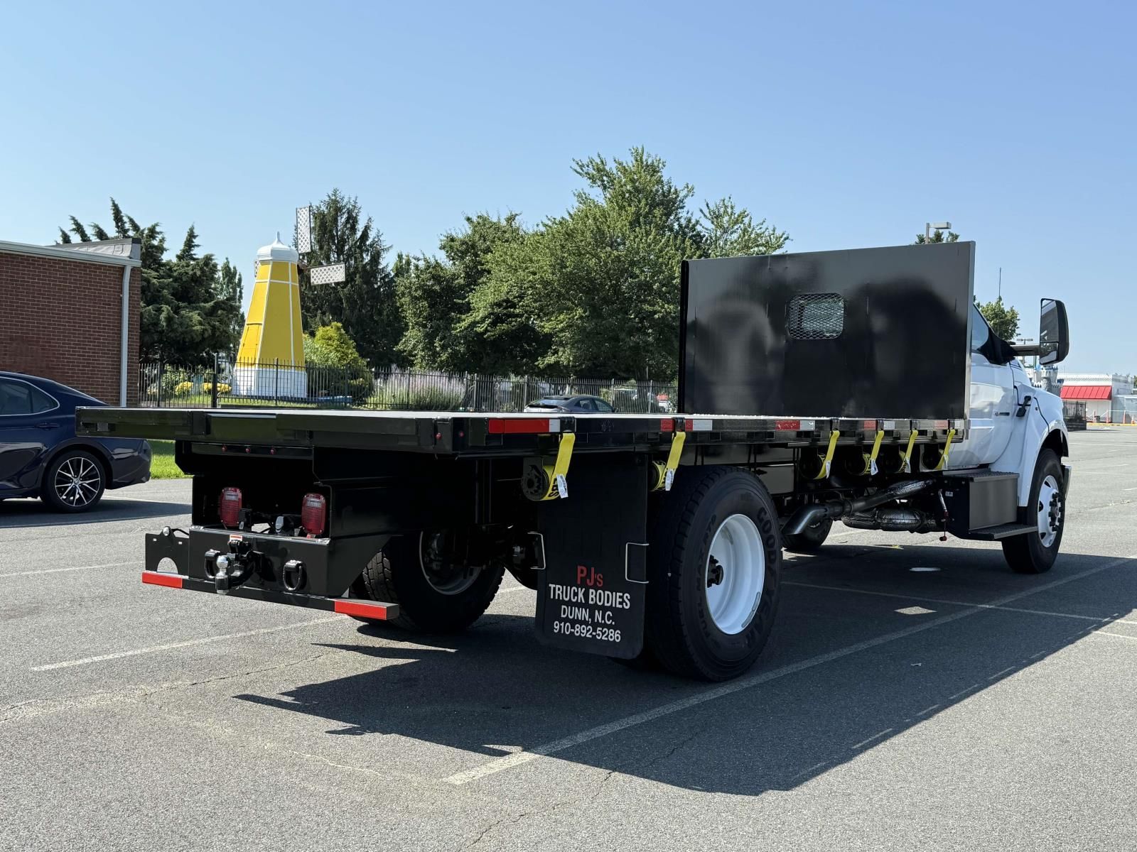 2026 Ford F-650 Base photo 2