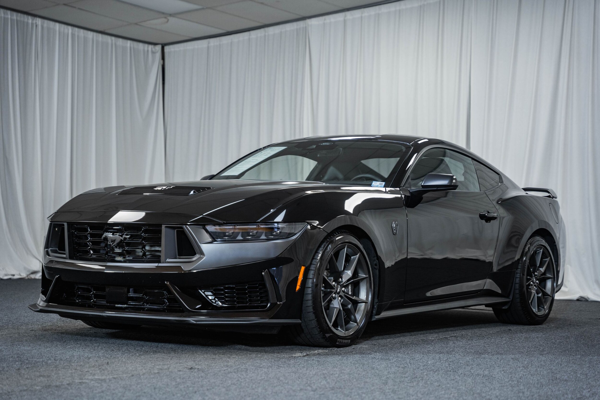 2024 Ford Mustang Dark Horse photo 3