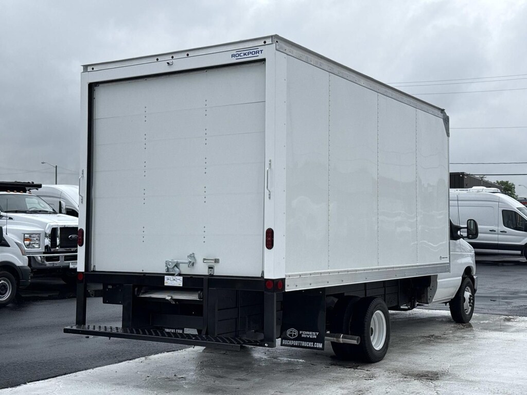 New 2027 Ford E-350 Cutaway Base Cab/Chassis