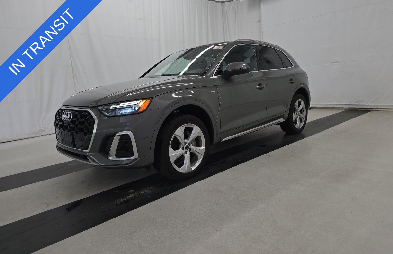 2023 Audi Q5 45 Premium Plus's photo