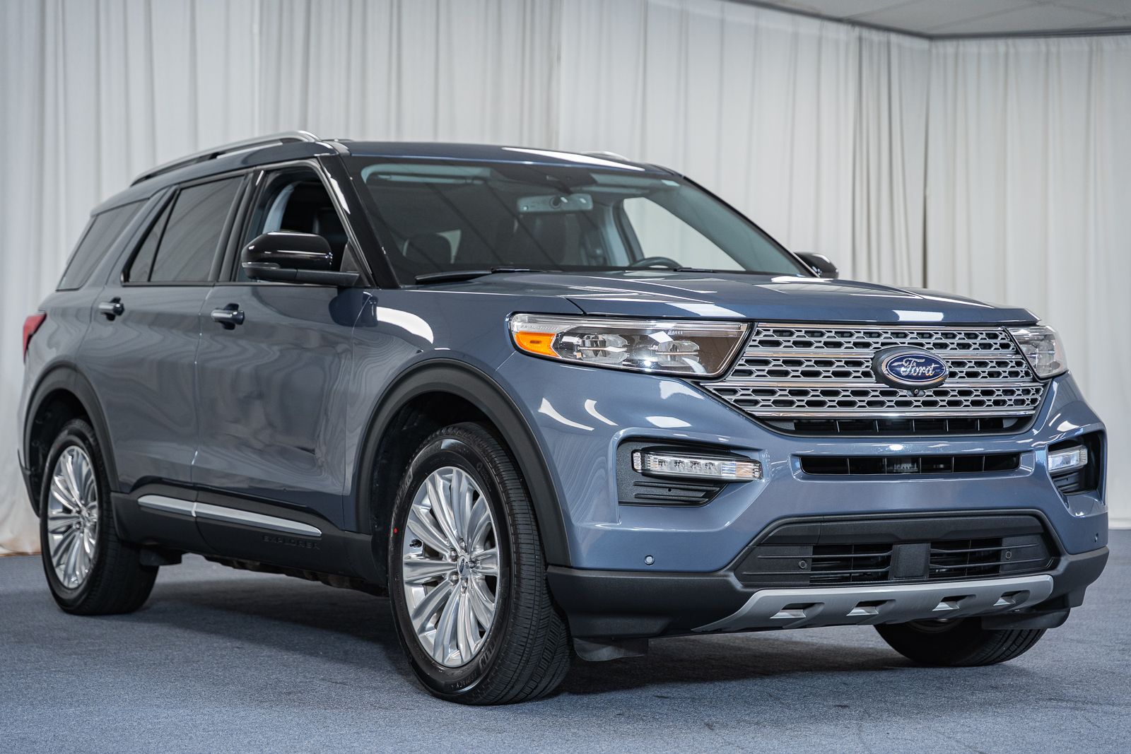 2021 Ford Explorer Limited HEV 4WD's photo
