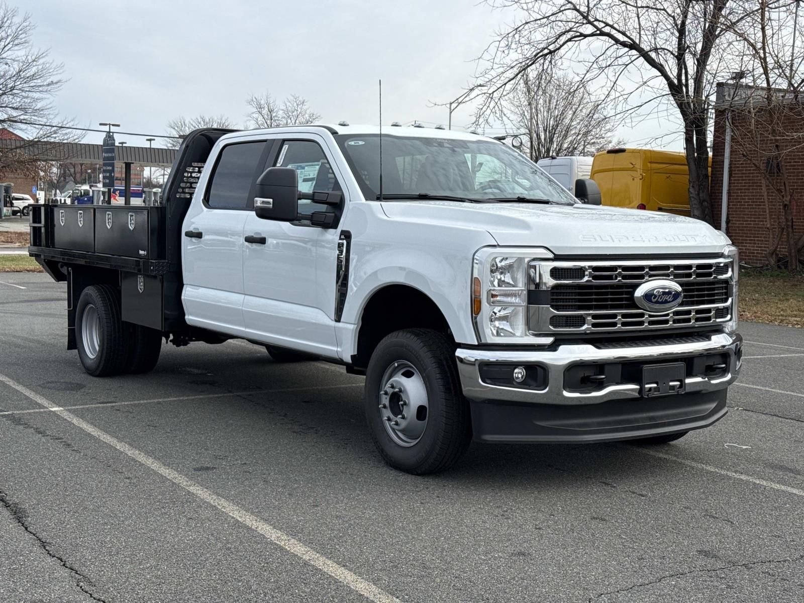 2026 Ford F-350 Super Duty Chassis Cab XL's photo