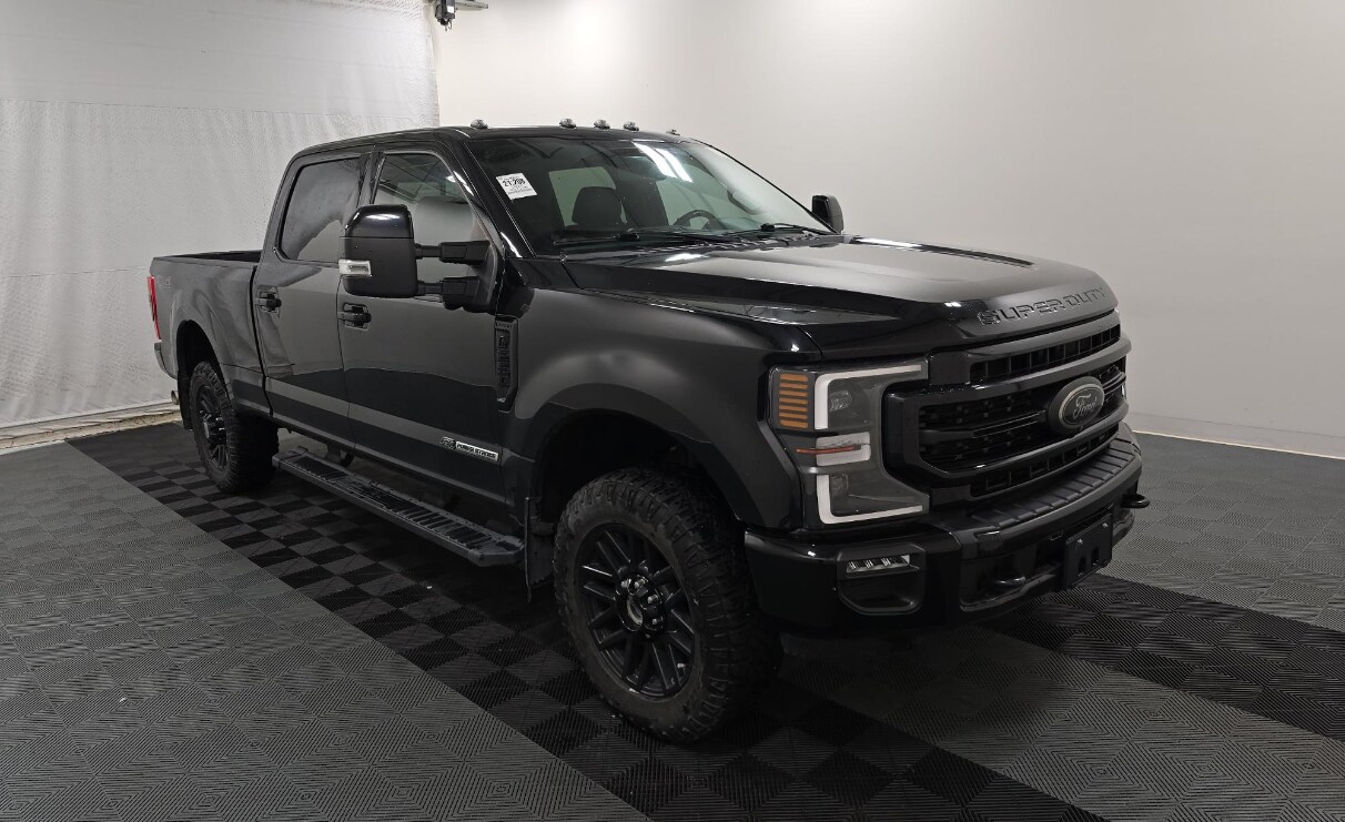 2022 Ford F-250 Lariat photo 2