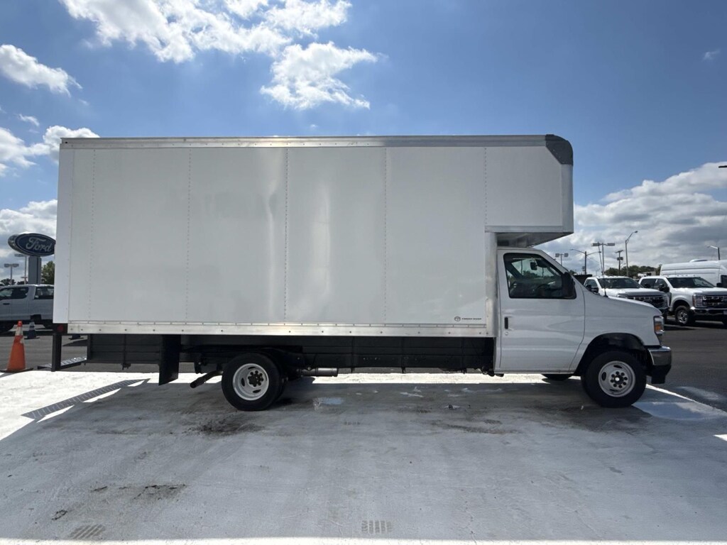 New 2027 Ford E-450 Cutaway Base Cab/Chassis