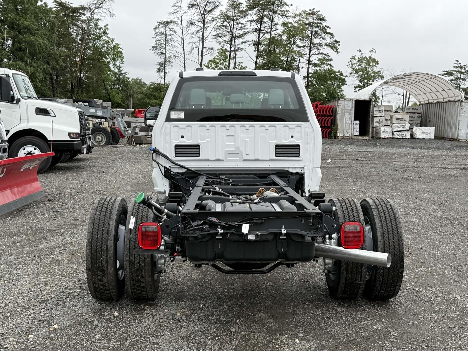 2025 Ford F-550 XL photo 3