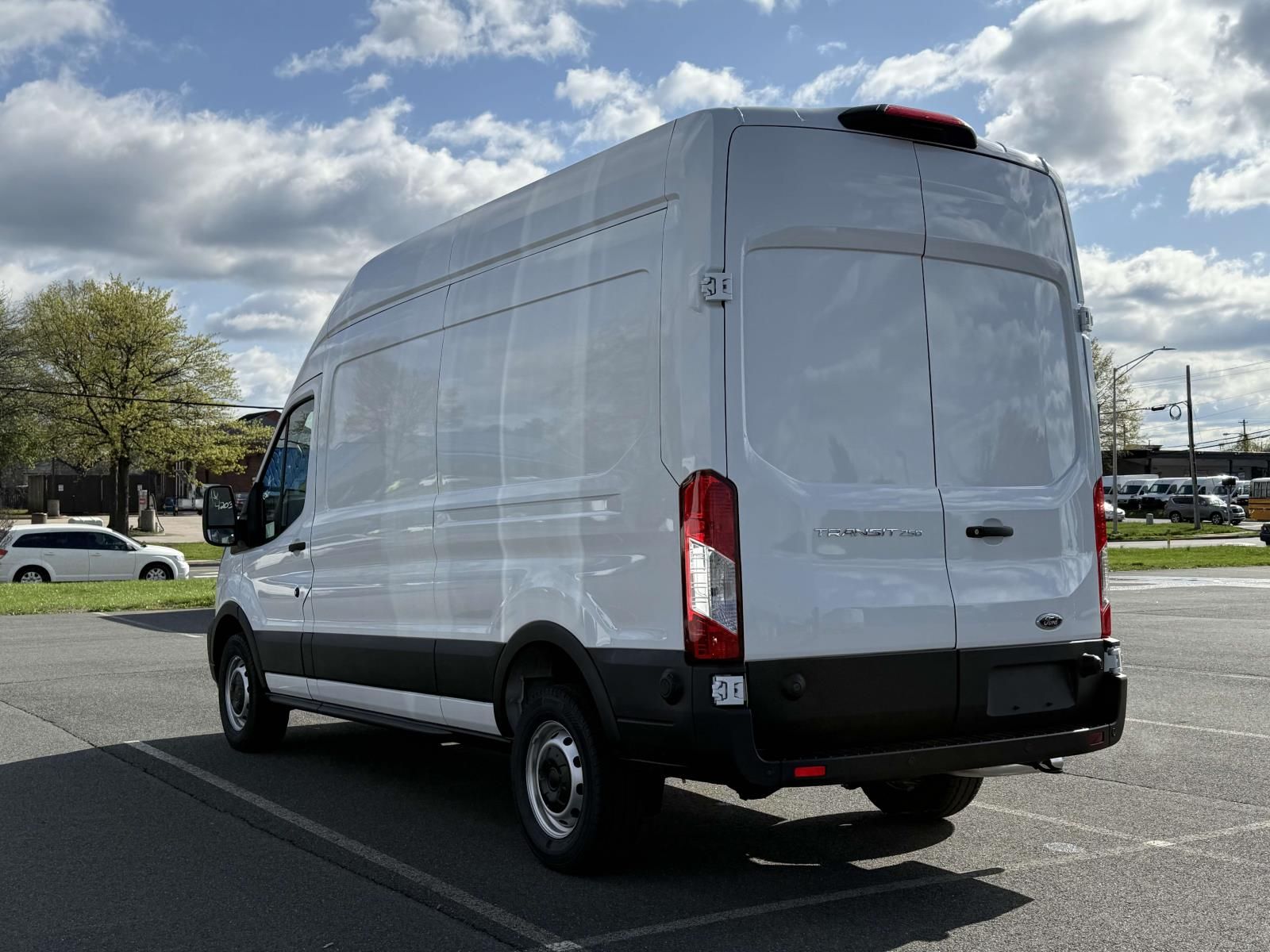 2025 Ford Transit photo 4