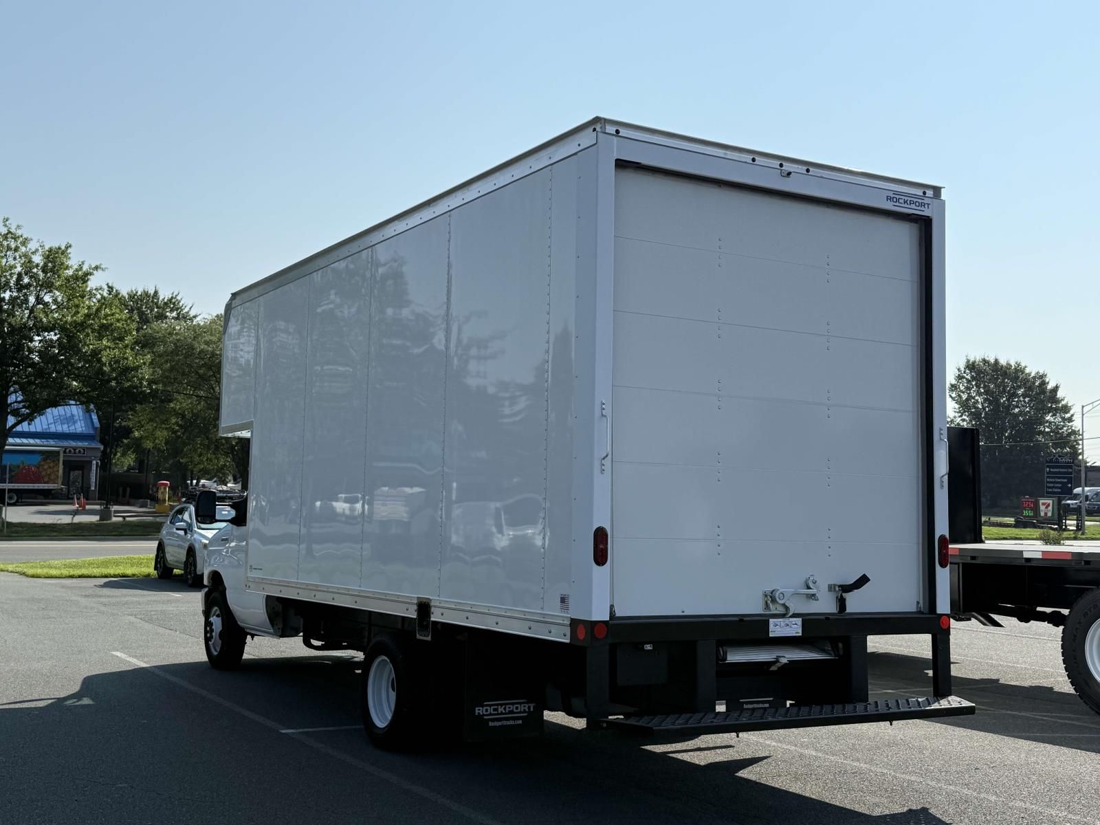 2026 Ford E-450 Cutaway Chassis Cab photo 4