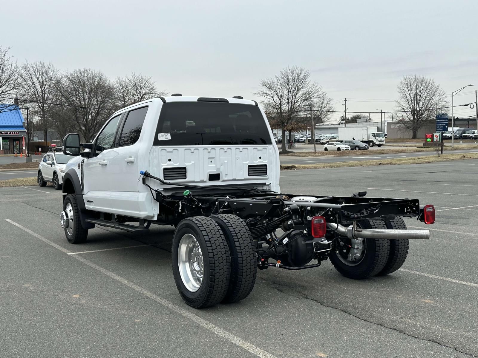 2025 Ford F-550 Lariat photo 4