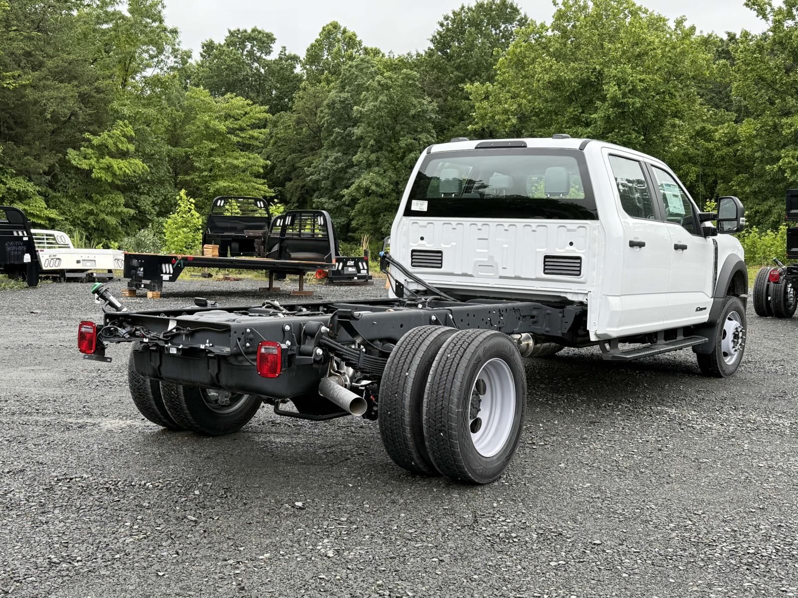 2025 Ford F-550 XL photo 2