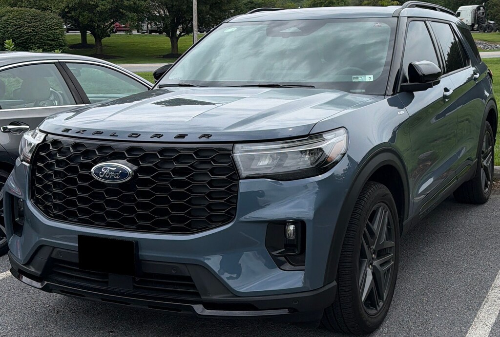 Used 2025 Ford Explorer ST-Line SUV