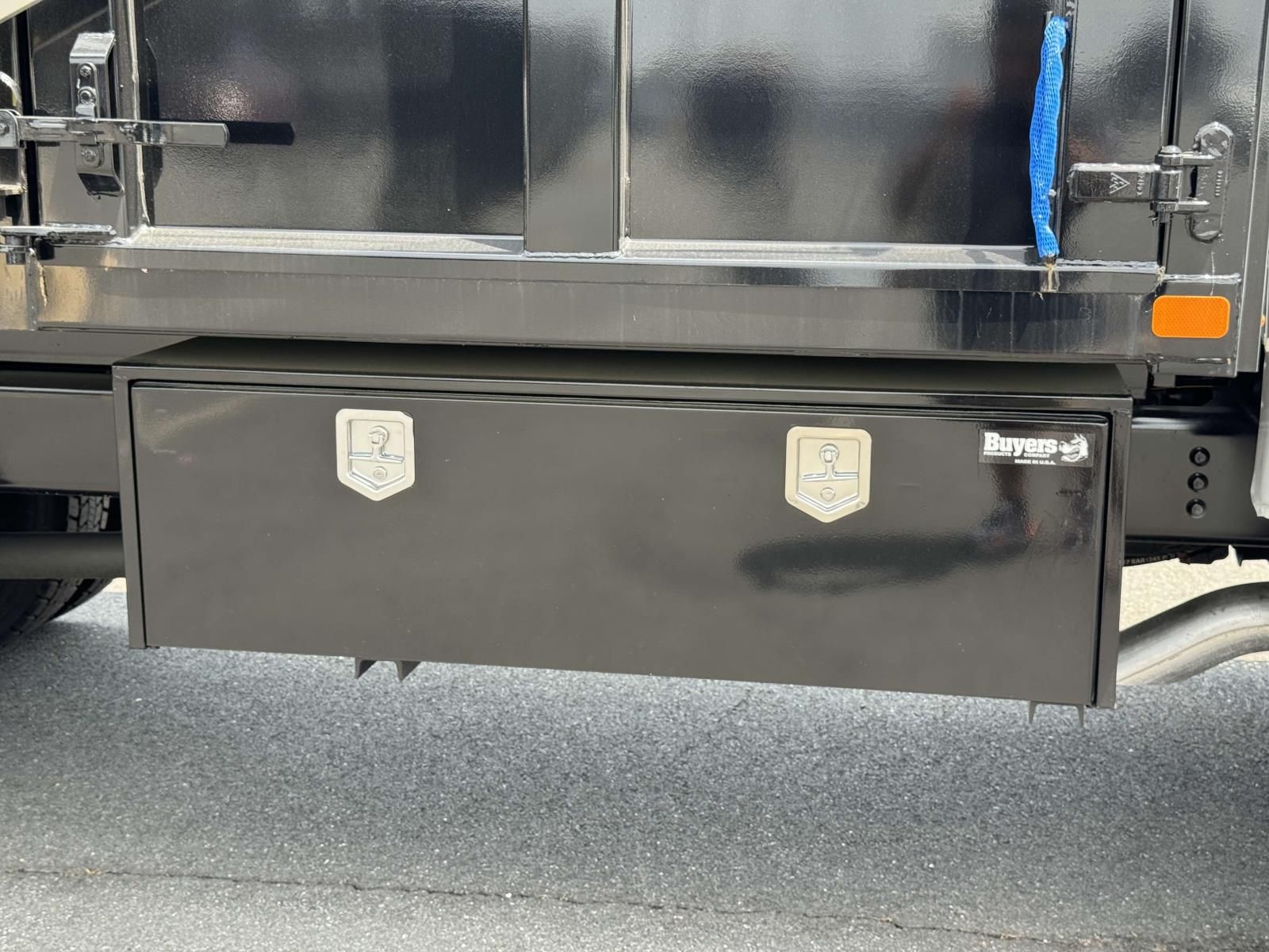 2025 Ford F-650 Base photo 3